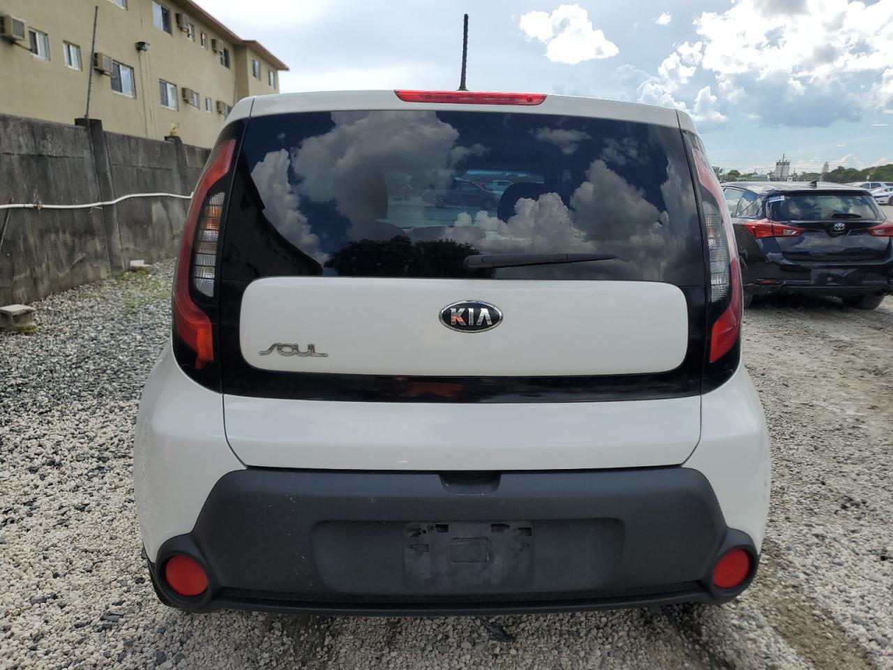 2016 Kia Soul vin: KNDJN2A22G7355285