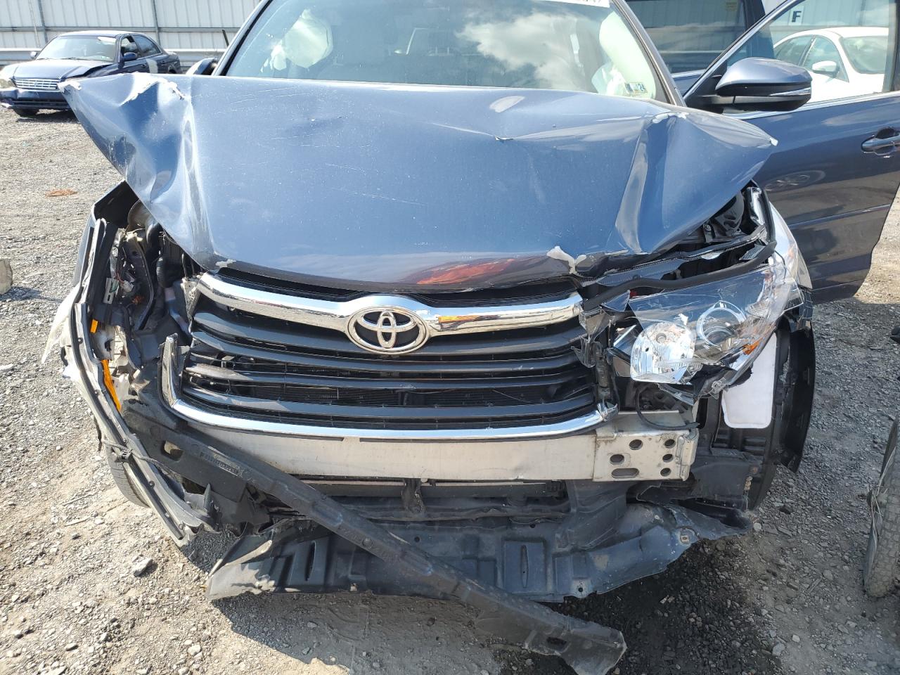 5TDJKRFH6GS330832 2016 Toyota Highlander Xle