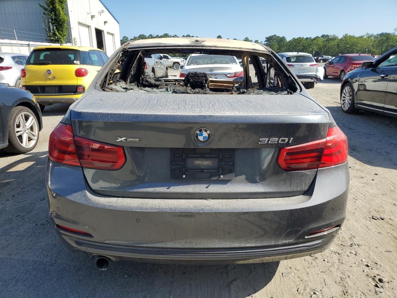 WBA8A3C56GK690017 2016 BMW 320 Xi