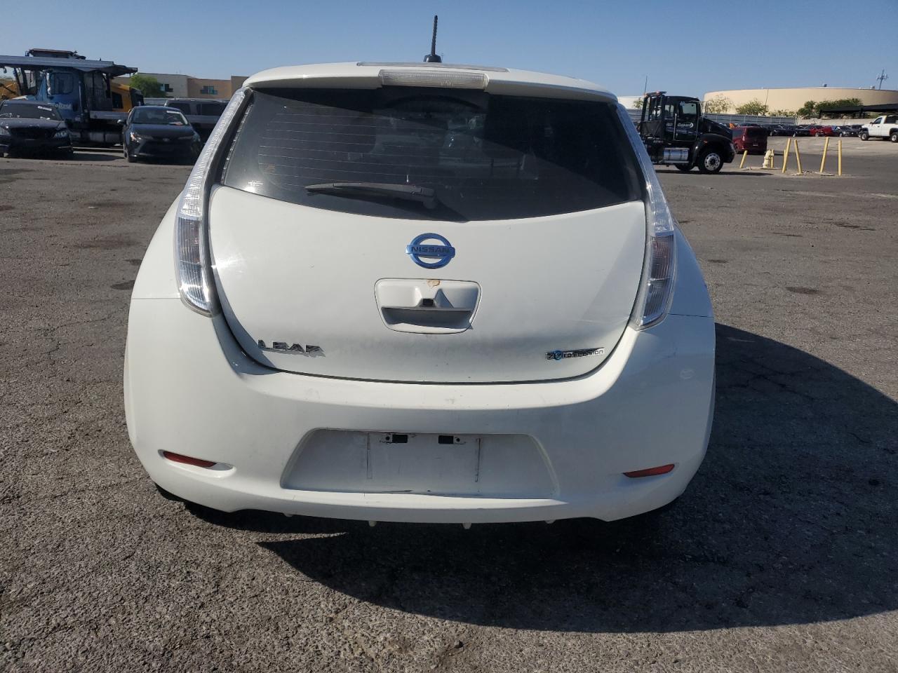 1N4AZ0CP9FC319946 2015 Nissan Leaf S