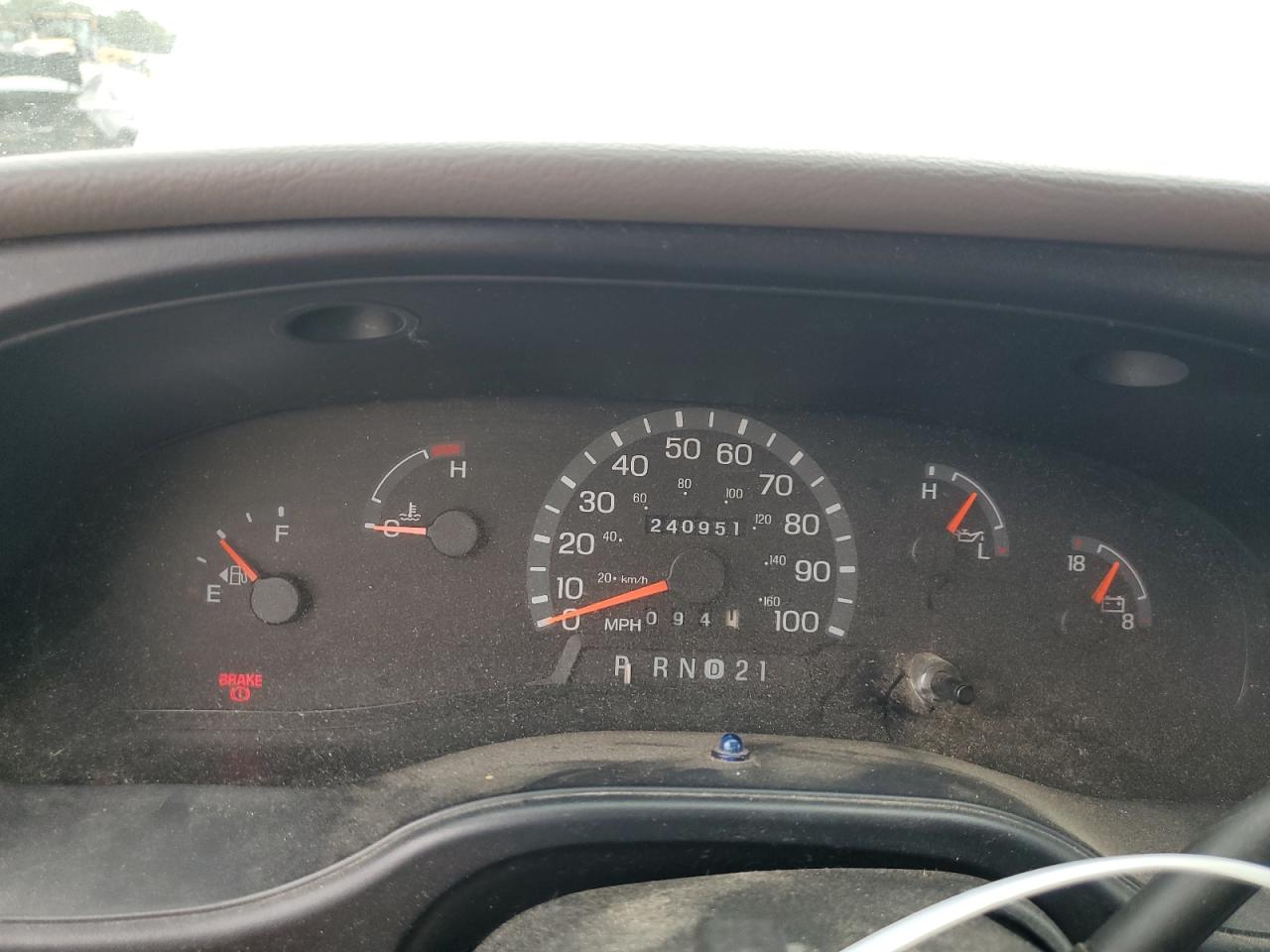 1FTRE14202HB84466 2002 Ford Econoline E150 Van