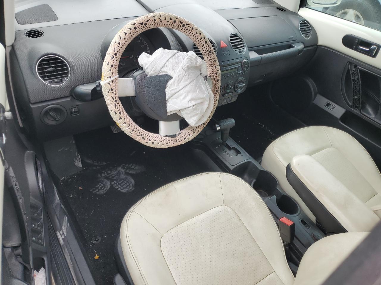 3VWFF31Y77M421751 2007 Volkswagen New Beetle Triple White