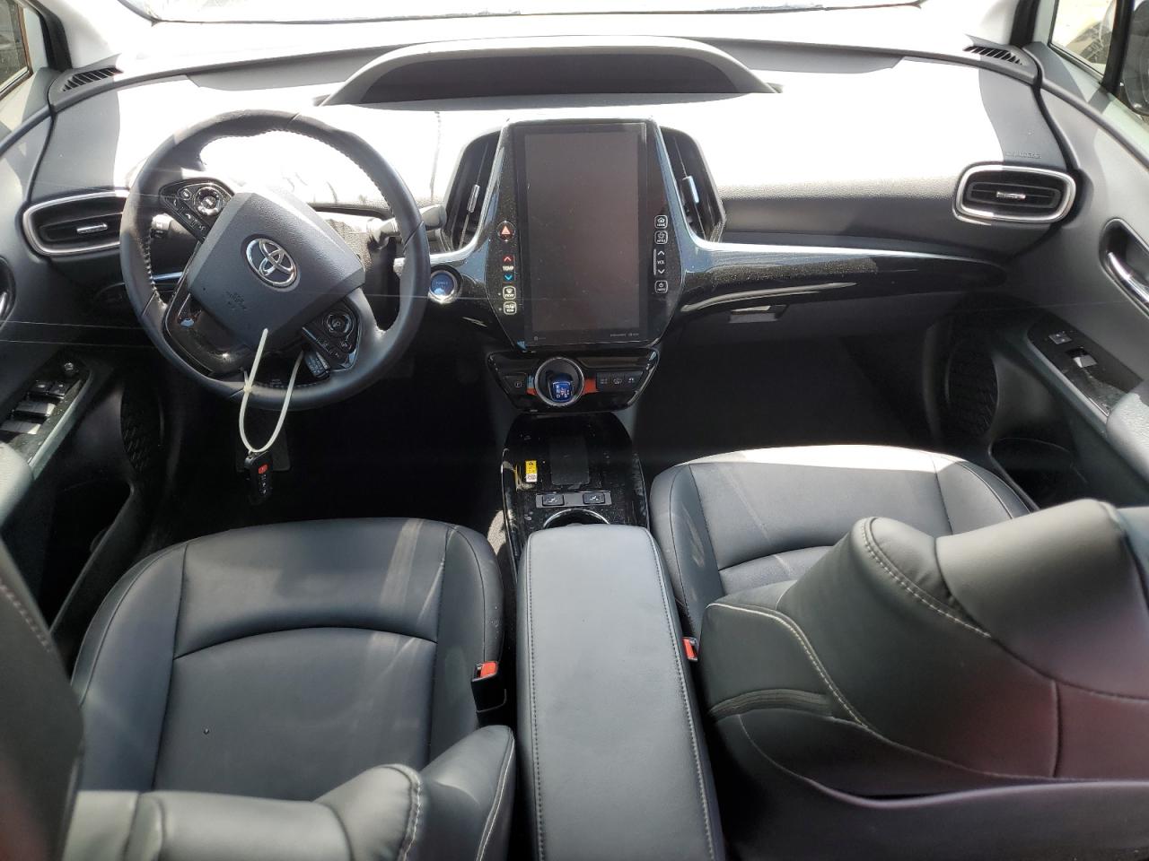 JTDKAMFP7M3177960 2021 Toyota Prius Prime Le