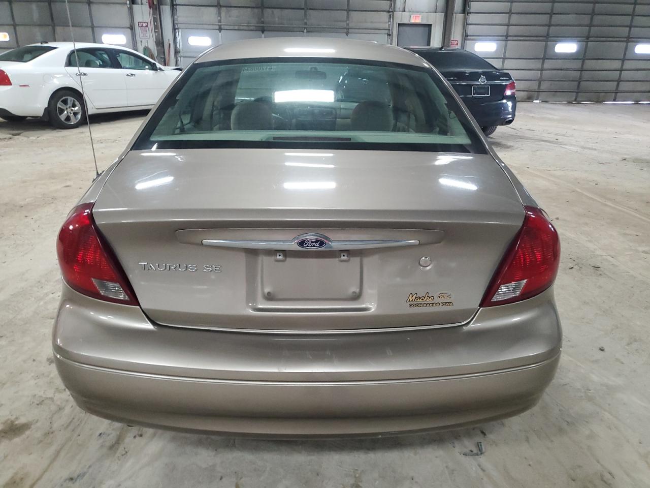 1FAFP53UX2G183053 2002 Ford Taurus Se