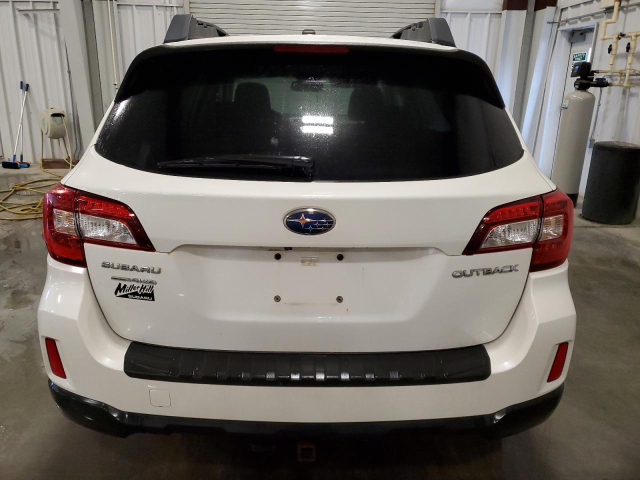 4S4BSBCC4F3265172 2015 Subaru Outback 2.5I Premium