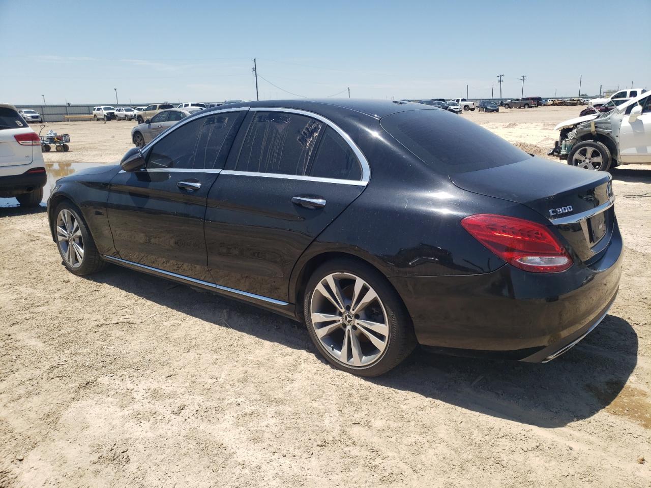 2018 Mercedes-Benz C 300 vin: 55SWF4JB8JU265900