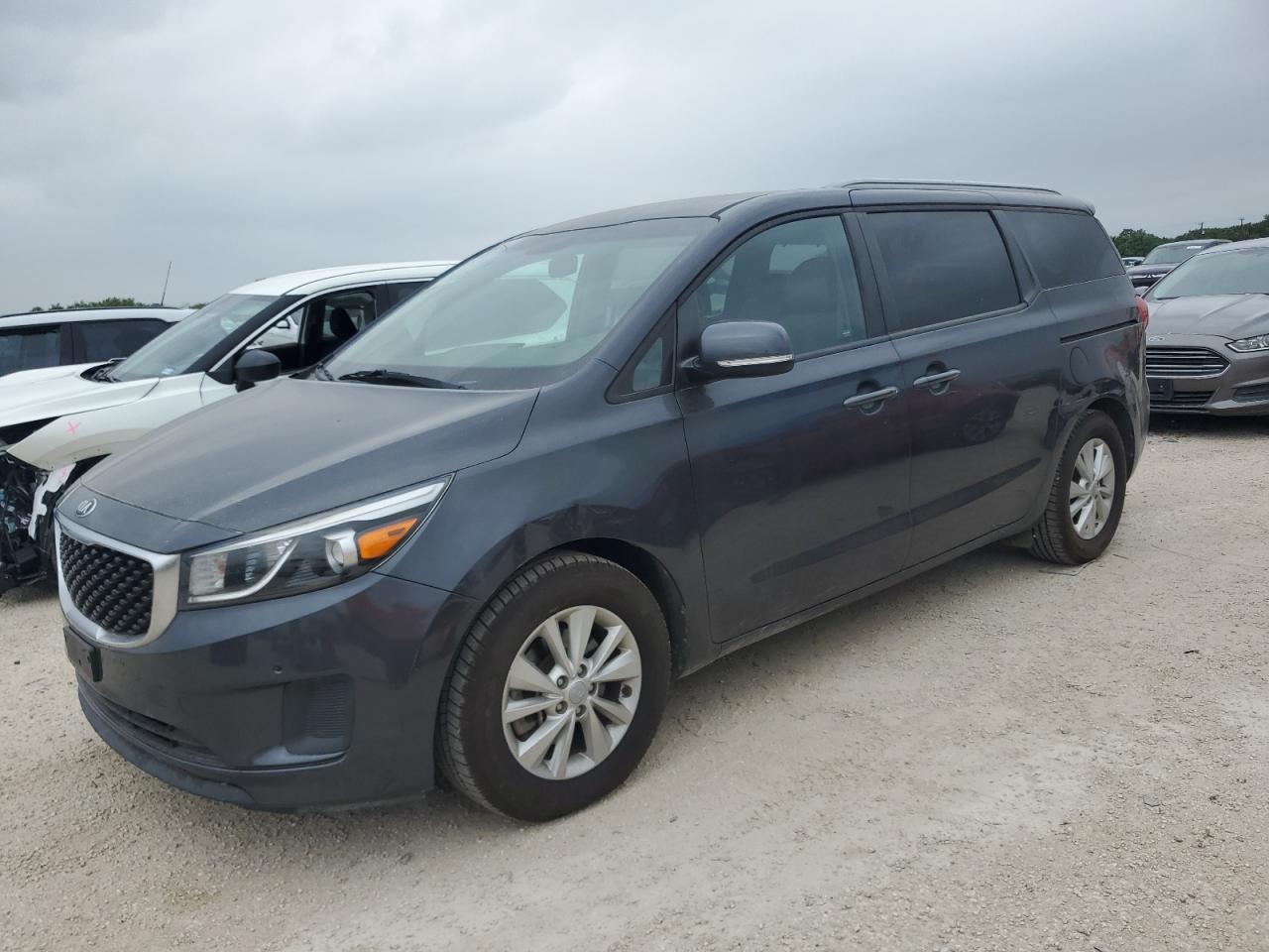 KNDMB5C15H6246323 2017 Kia Sedona Lx