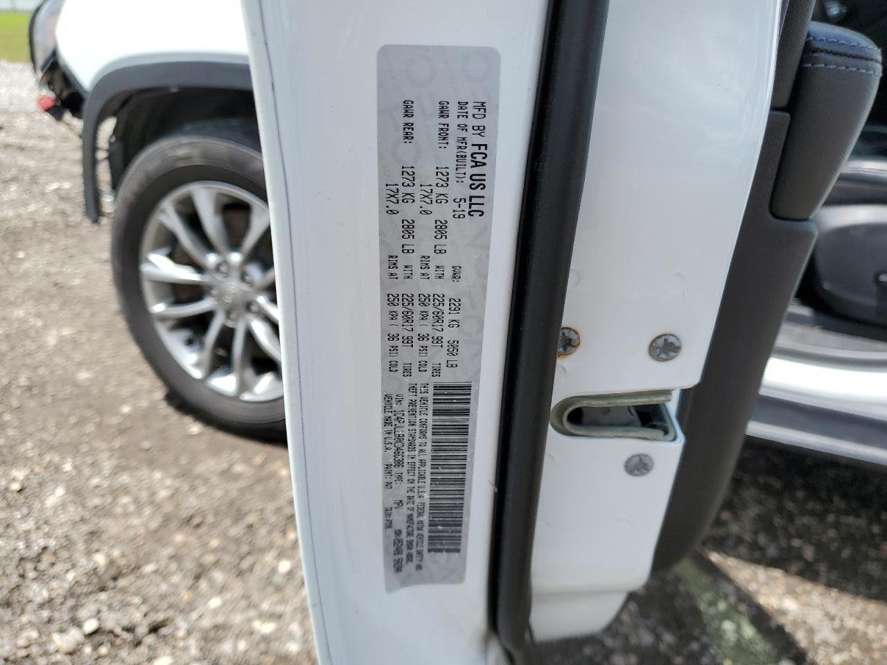 1C4PJLLB0KD466386 2019 Jeep Cherokee Latitude Plus