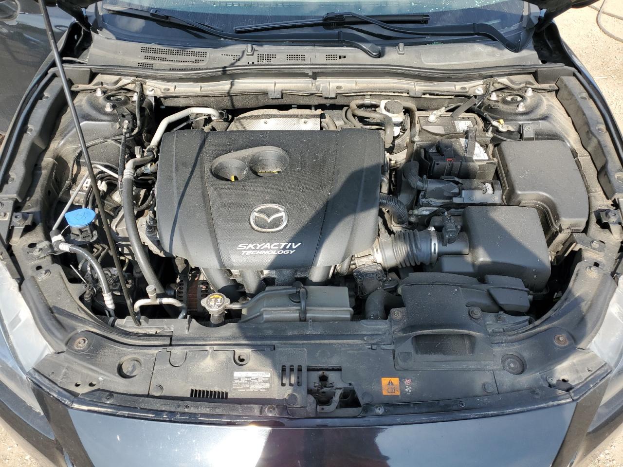 3MZBN1T73JM250756 2018 Mazda 3 Se