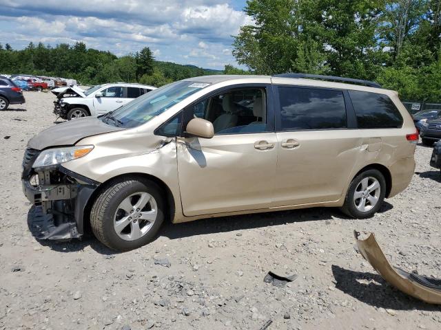 TOYOTA SIENNA LE