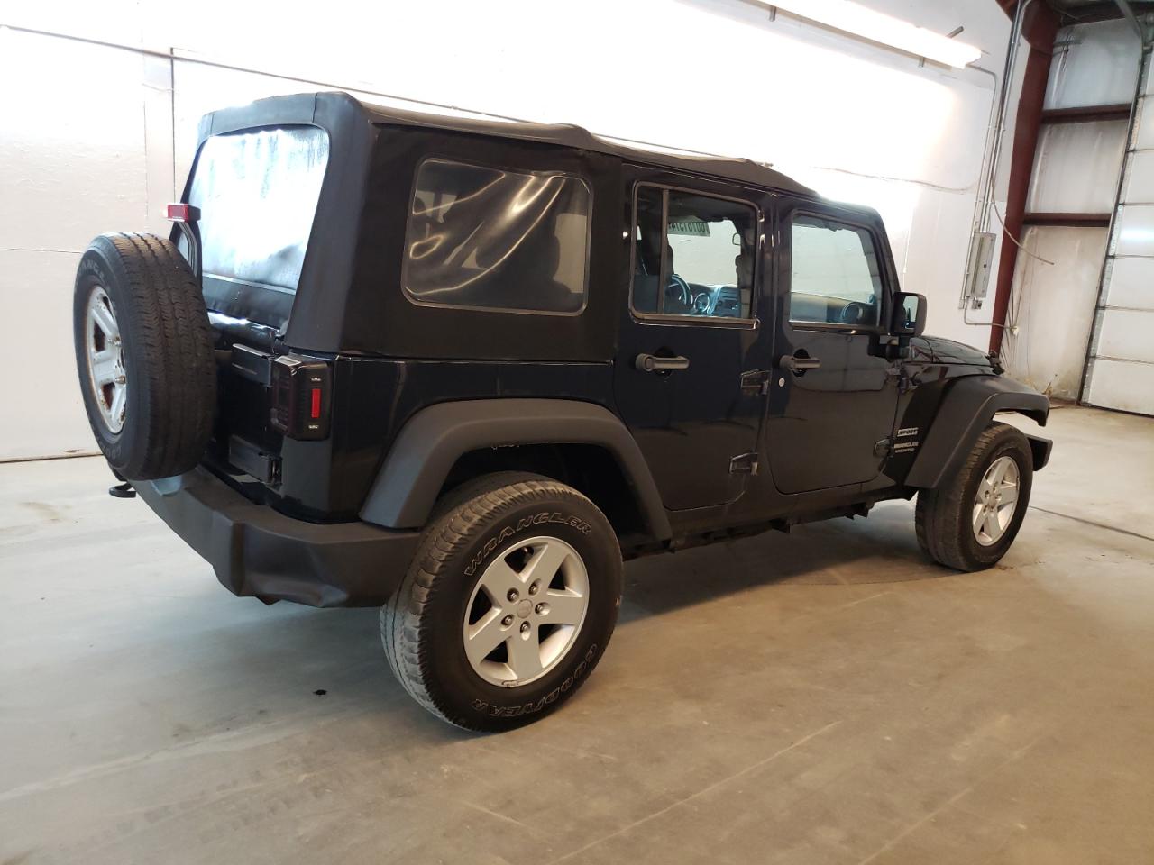 2012 Jeep Wrangler Unlimited Sport vin: 1C4BJWDG8CL136802