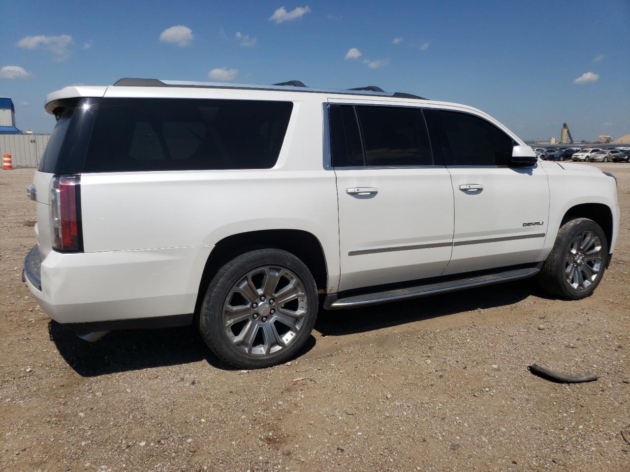 2016 GMC Yukon Xl Denali vin: 1GKS2HKJ7GR201606