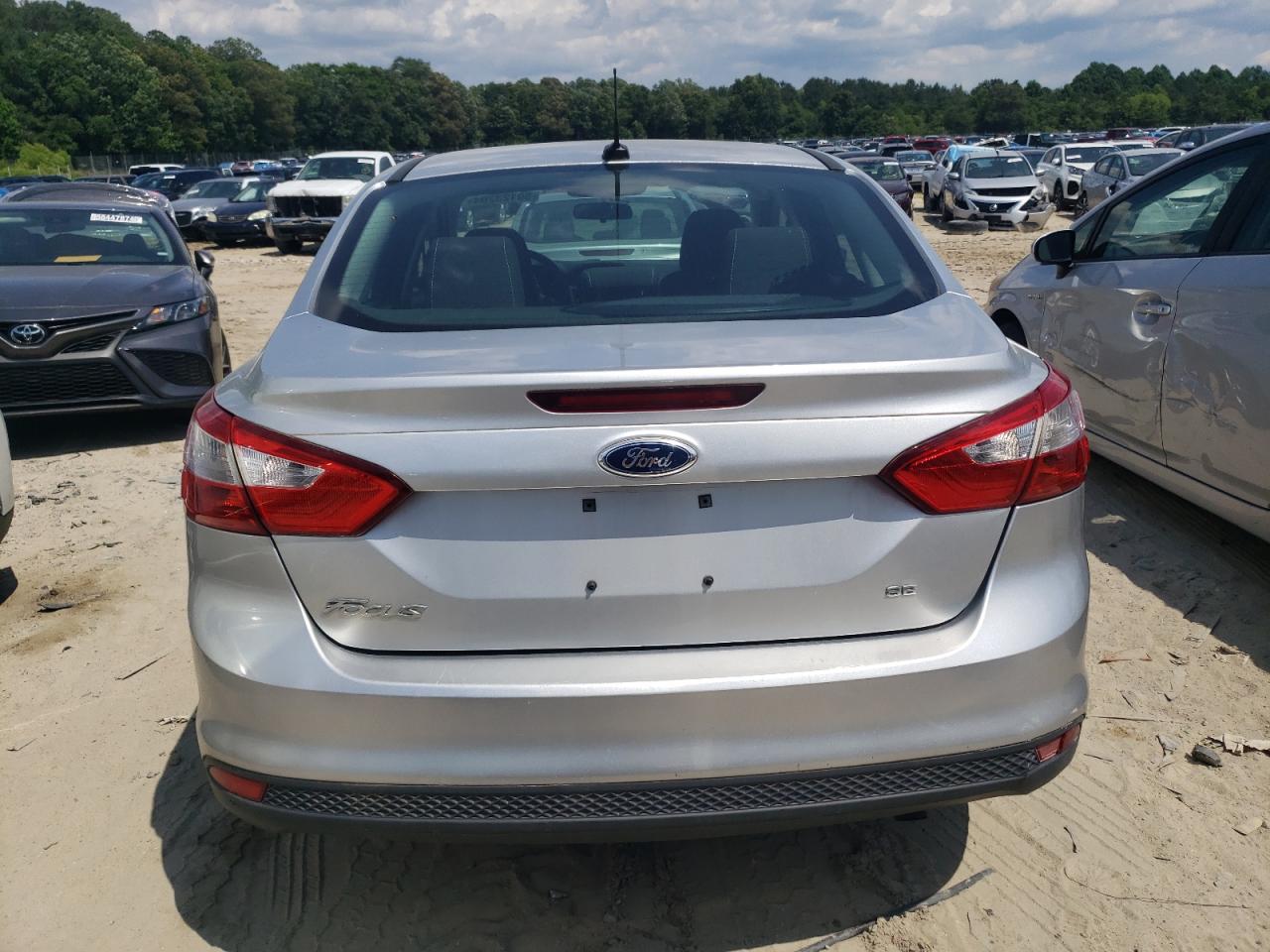 2013 Ford Focus Se vin: 1FADP3F26DL370158