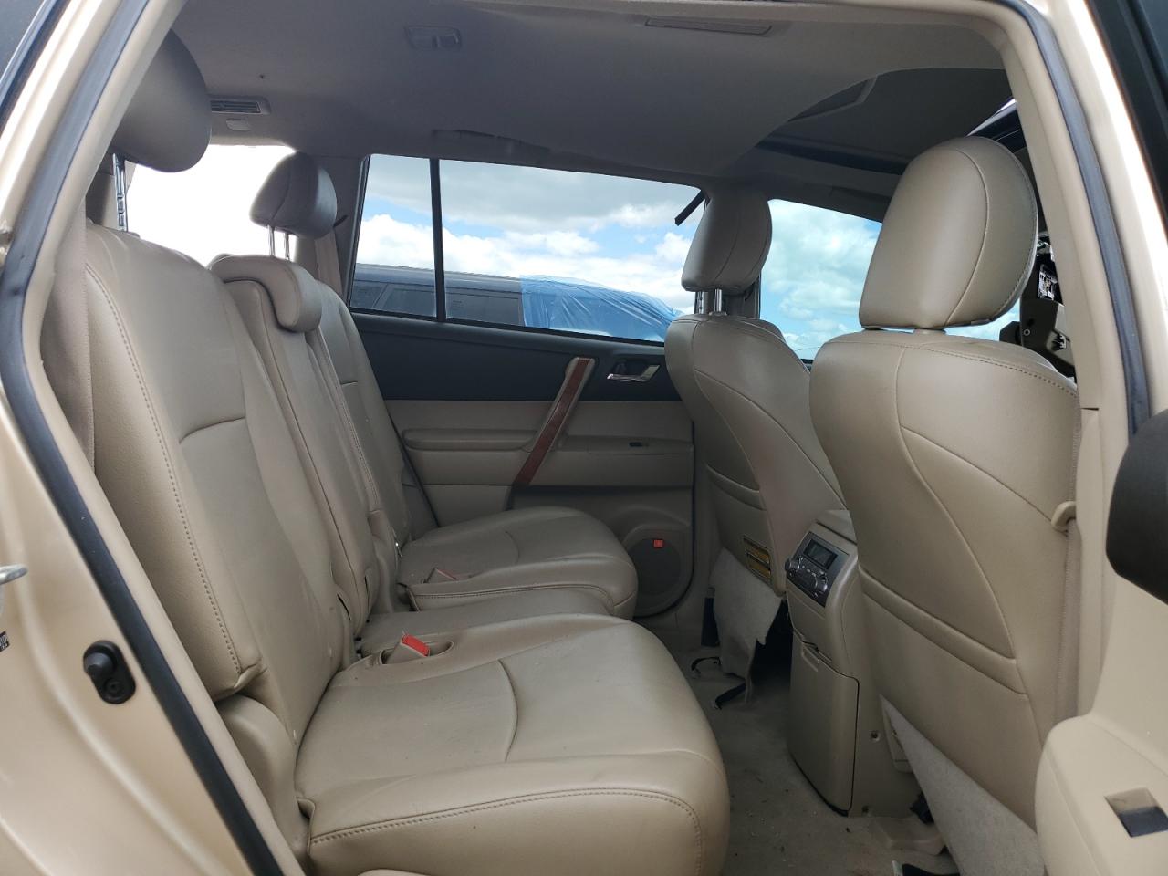 5TDDK3EH6AS003138 2010 Toyota Highlander Limited