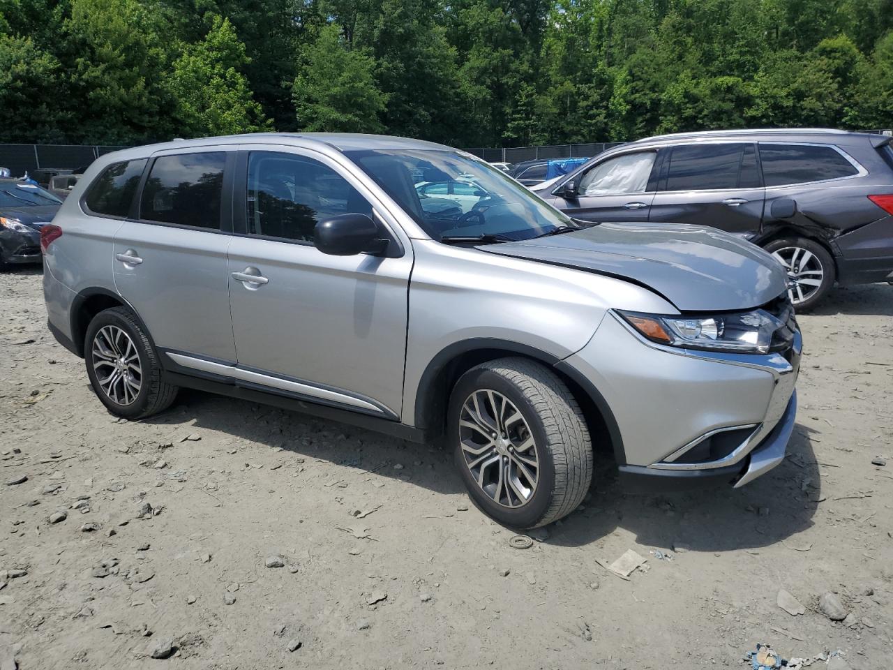 JA4AZ3A33JJ006384 2018 Mitsubishi Outlander Se