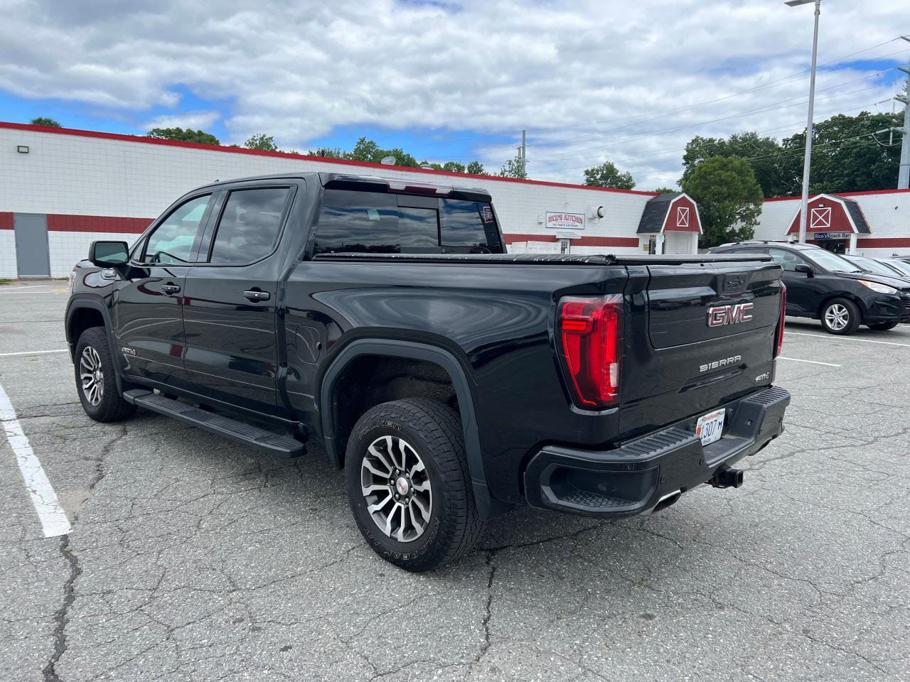 2020 GMC Sierra K1500 At4 vin: 3GTP9EED3LG174190