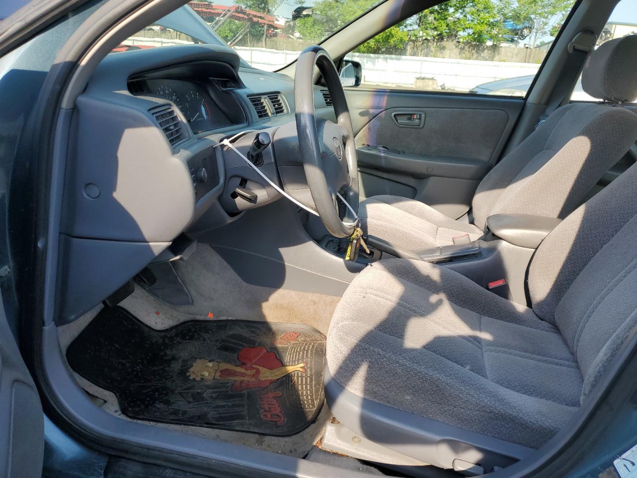 4T1BF22K0YU935097 2000 Toyota Camry Le