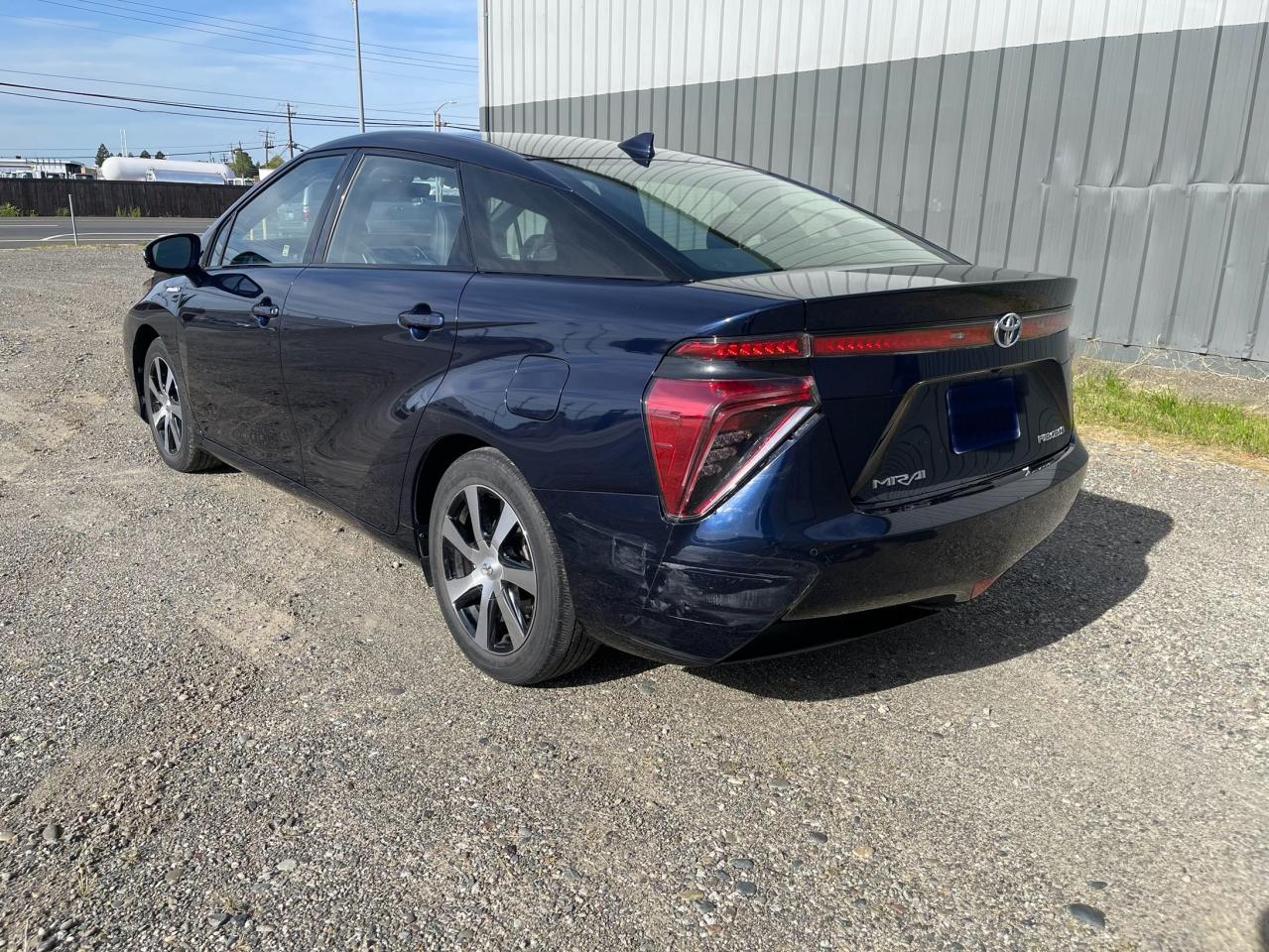 2018 Toyota Mirai vin: JTDBVRBD2JA003881