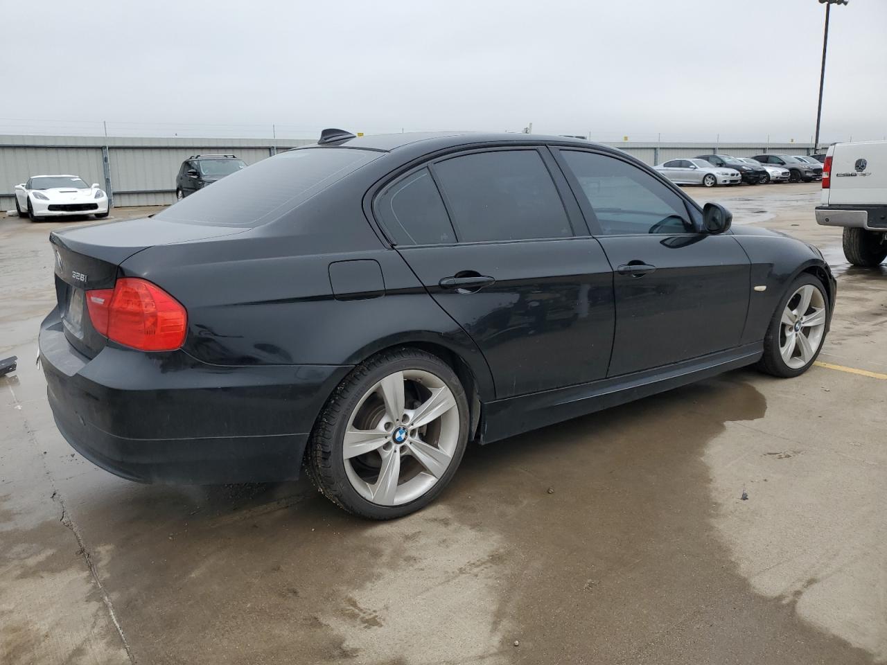 WBAPH7G55BNN07822 2011 BMW 328 I