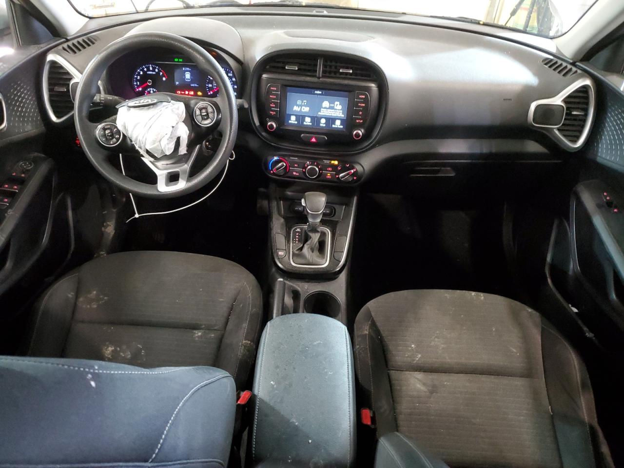 KNDJ23AU1L7098677 2020 Kia Soul Lx