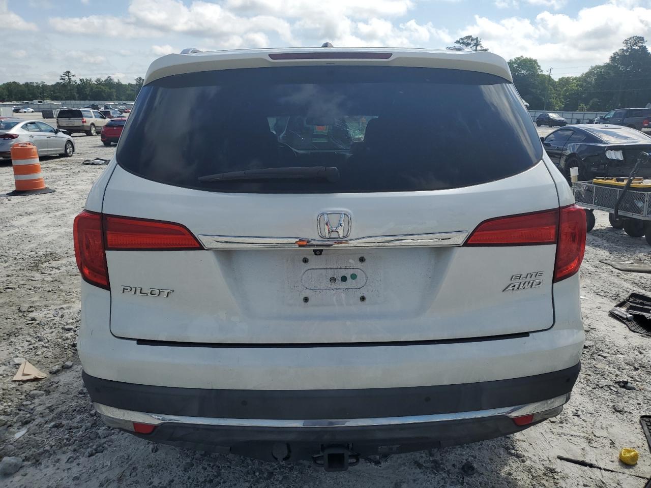 5FNYF6H05GB002928 2016 Honda Pilot Elite