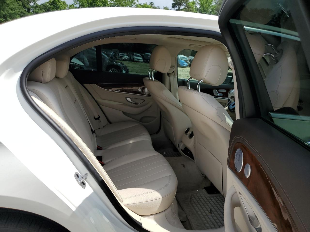 WDDZF4KB6KA517690 2019 Mercedes-Benz E 300 4Matic