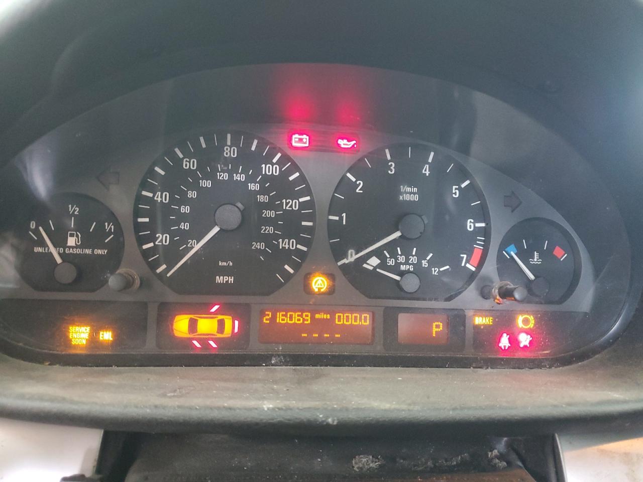 WBAEV33404KR29863 2004 BMW 325 I