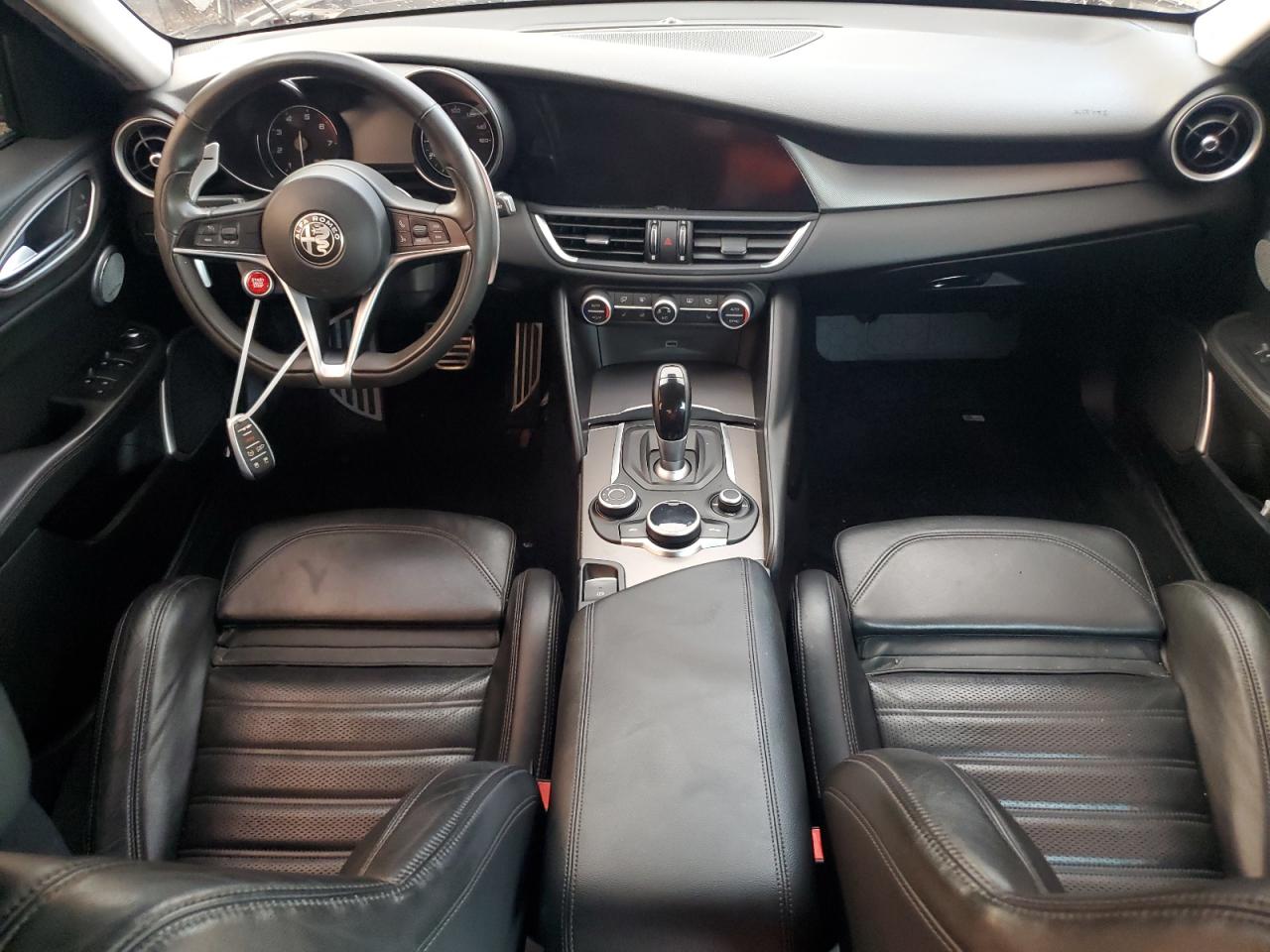 ZARFAECN7J7596962 2018 Alfa Romeo Giulia Ti
