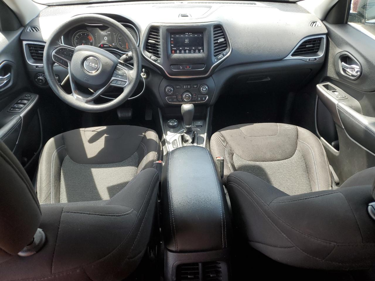 1C4PJMCX9KD461558 2019 Jeep Cherokee Latitude