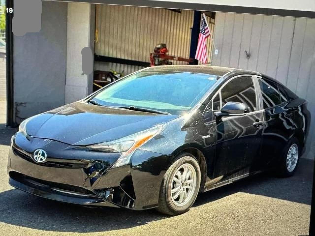 2016 Toyota Prius vin: JTDKARFU7G3008612