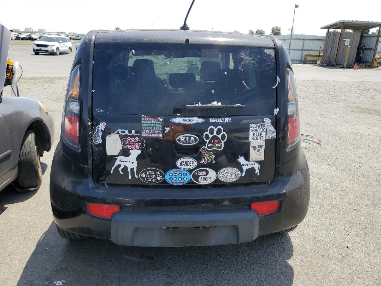 KNDJT2A22B7733992 2011 Kia Soul +