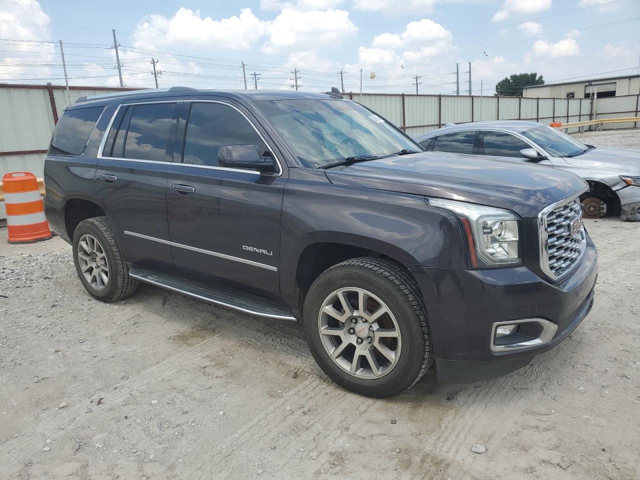 2018 GMC Yukon Denali vin: 1GKS1CKJ1JR127046