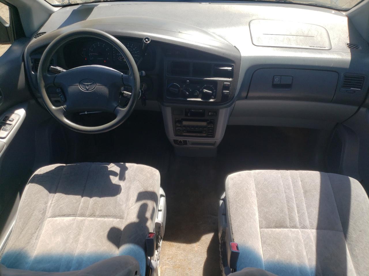 4T3ZF13C4YU284614 2000 Toyota Sienna Le