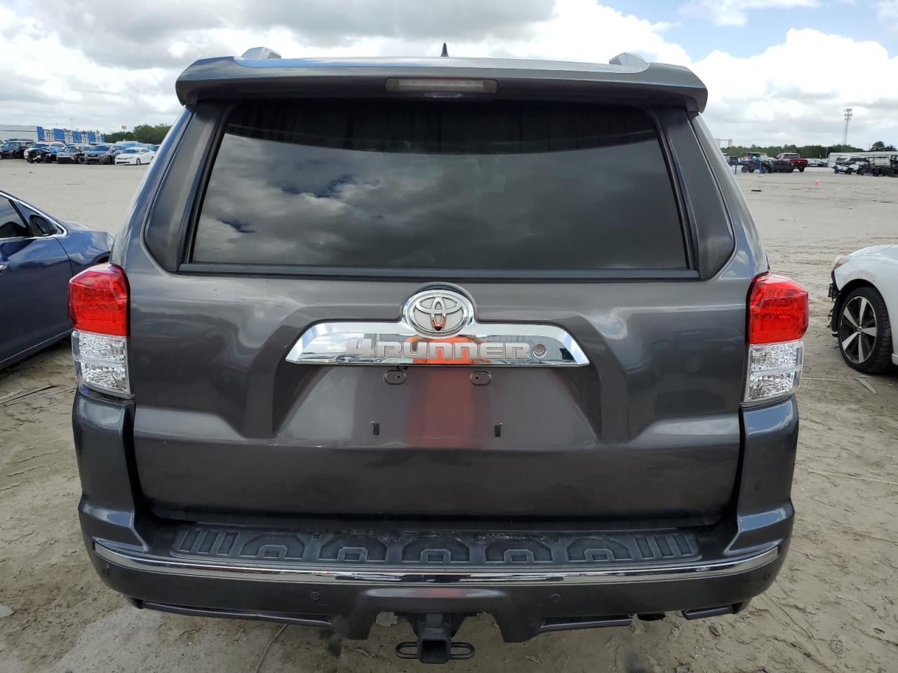 JTEZU5JR8C5044062 2012 Toyota 4Runner Sr5