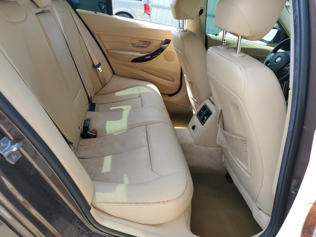 WBA3B1G52FNT02476 2015 BMW 320 I