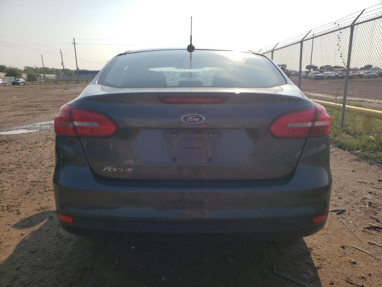 1FADP3E23JL222885 2018 Ford Focus S