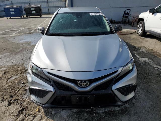 VIN 4T1G11AK5MU470584 2021 Toyota Camry, SE no.5