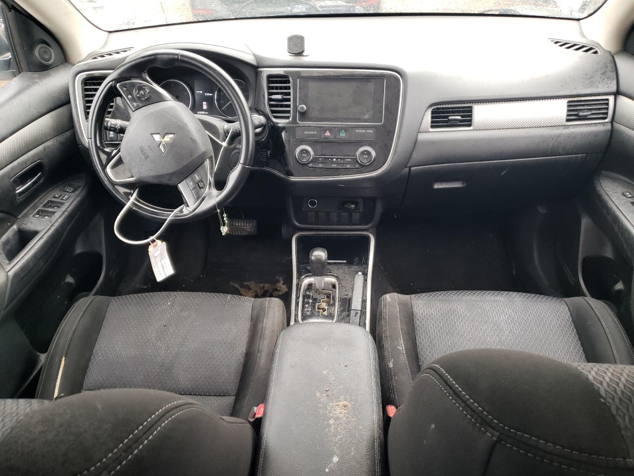 JA4AD3A32HZ019752 2017 Mitsubishi Outlander Se