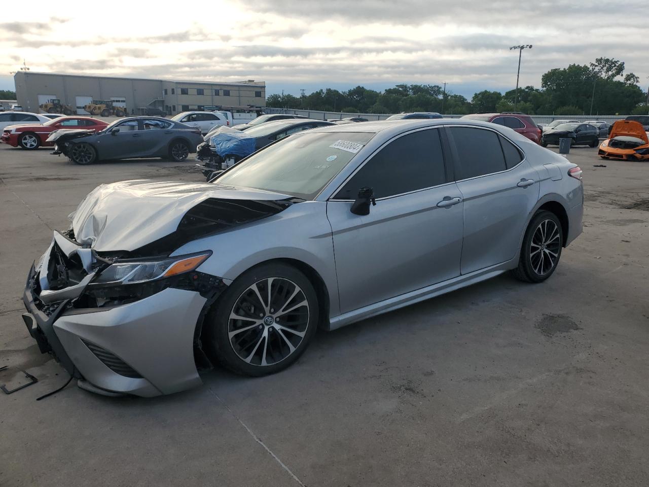 2018 Toyota Camry L vin: 4T1B11HKXJU616599