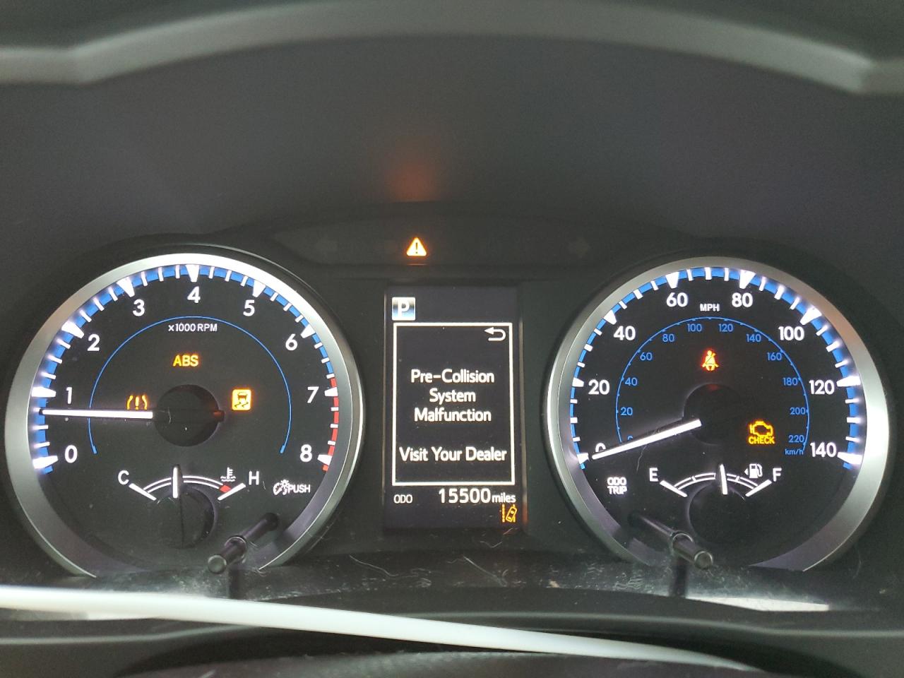 5TDZZRFH9JS250625 2018 Toyota Highlander Le