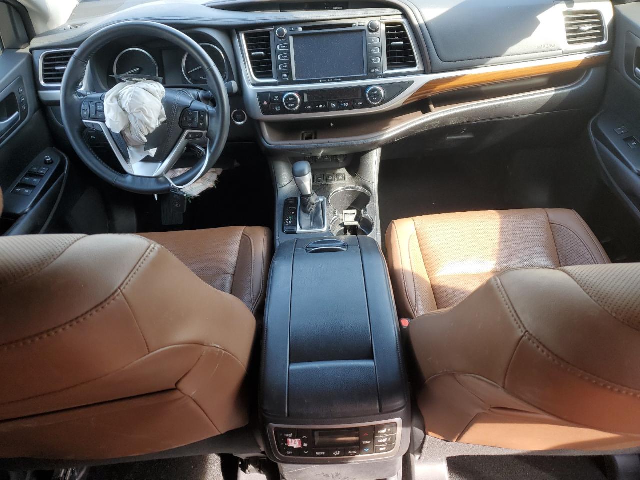 5TDDZRFH8HS450335 2017 Toyota Highlander Limited