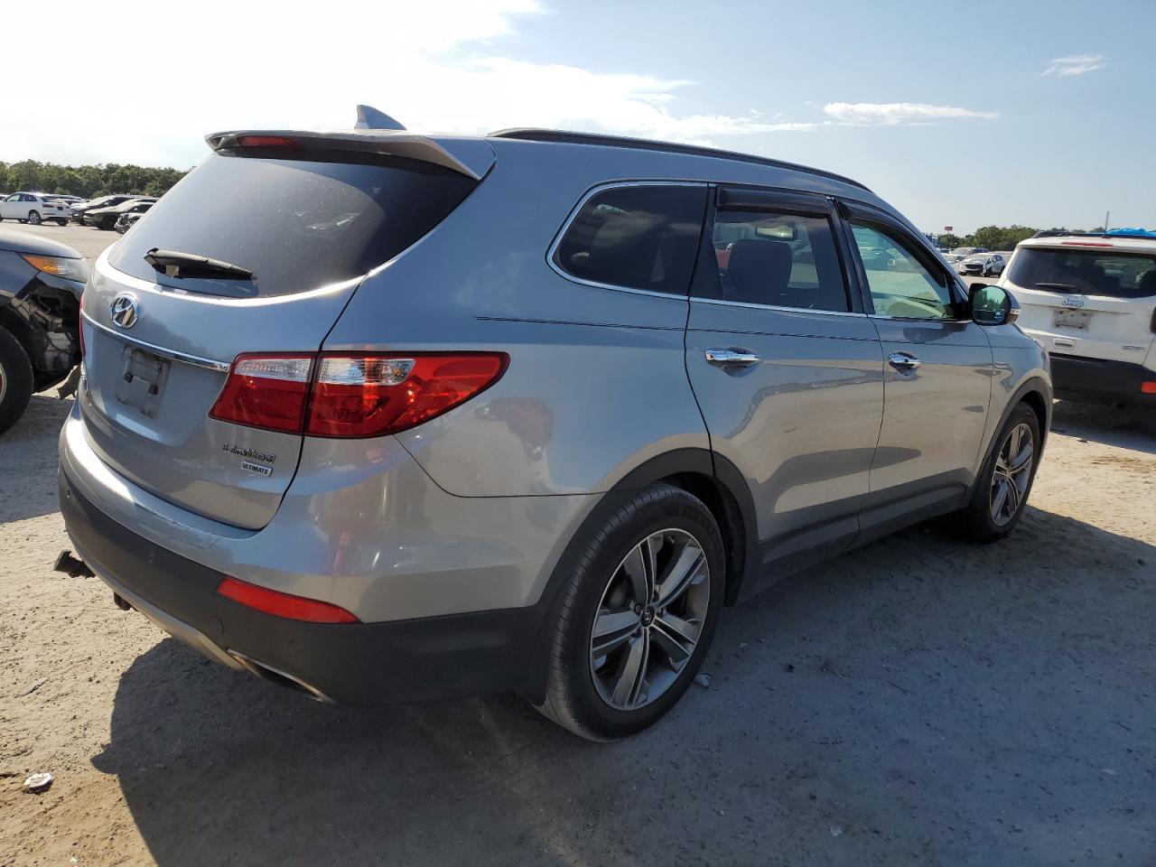 2015 Hyundai Santa Fe Gls vin: KM8SR4HF5FU095764