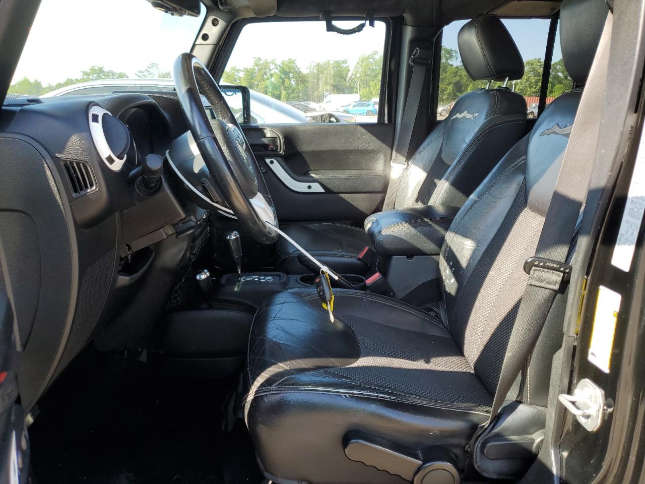 1C4BJWEG1FL614304 2015 Jeep Wrangler Unlimited Sahara