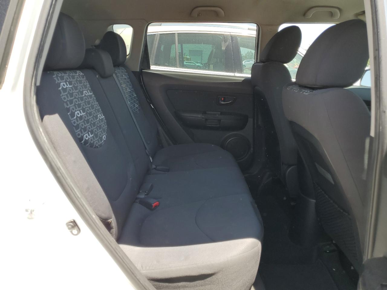 KNDJT2A23B7331320 2011 Kia Soul +
