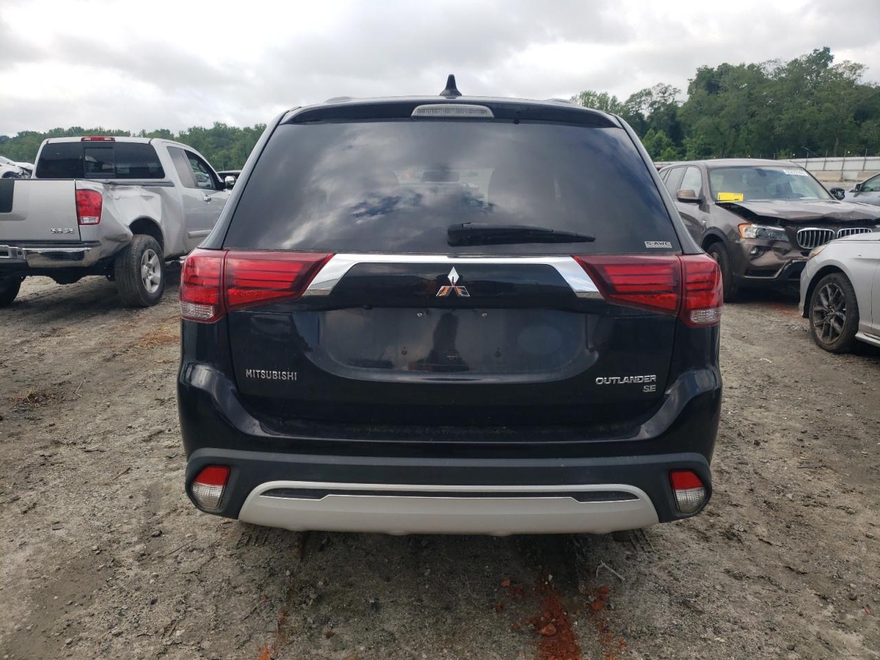 JA4AZ3A3XKJ002124 2019 Mitsubishi Outlander Se