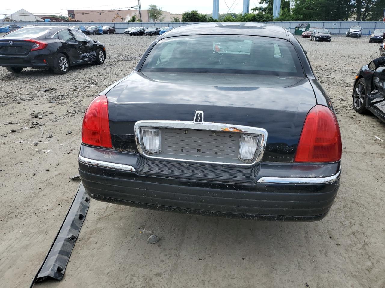 2LNBL8EV9BX755330 2011 Lincoln Town Car Executive L