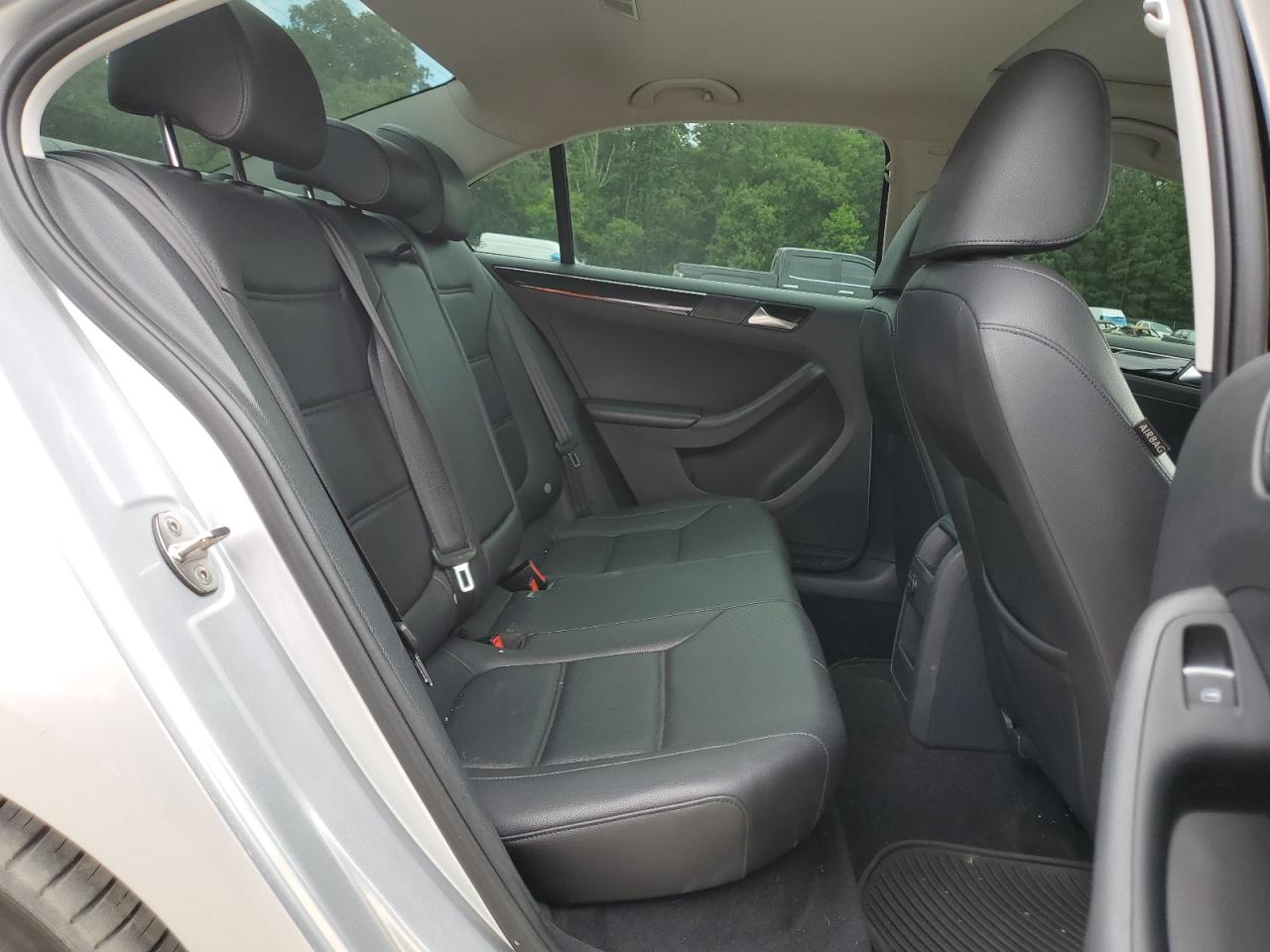 3VWL17AJ0GM328744 2016 Volkswagen Jetta Sel