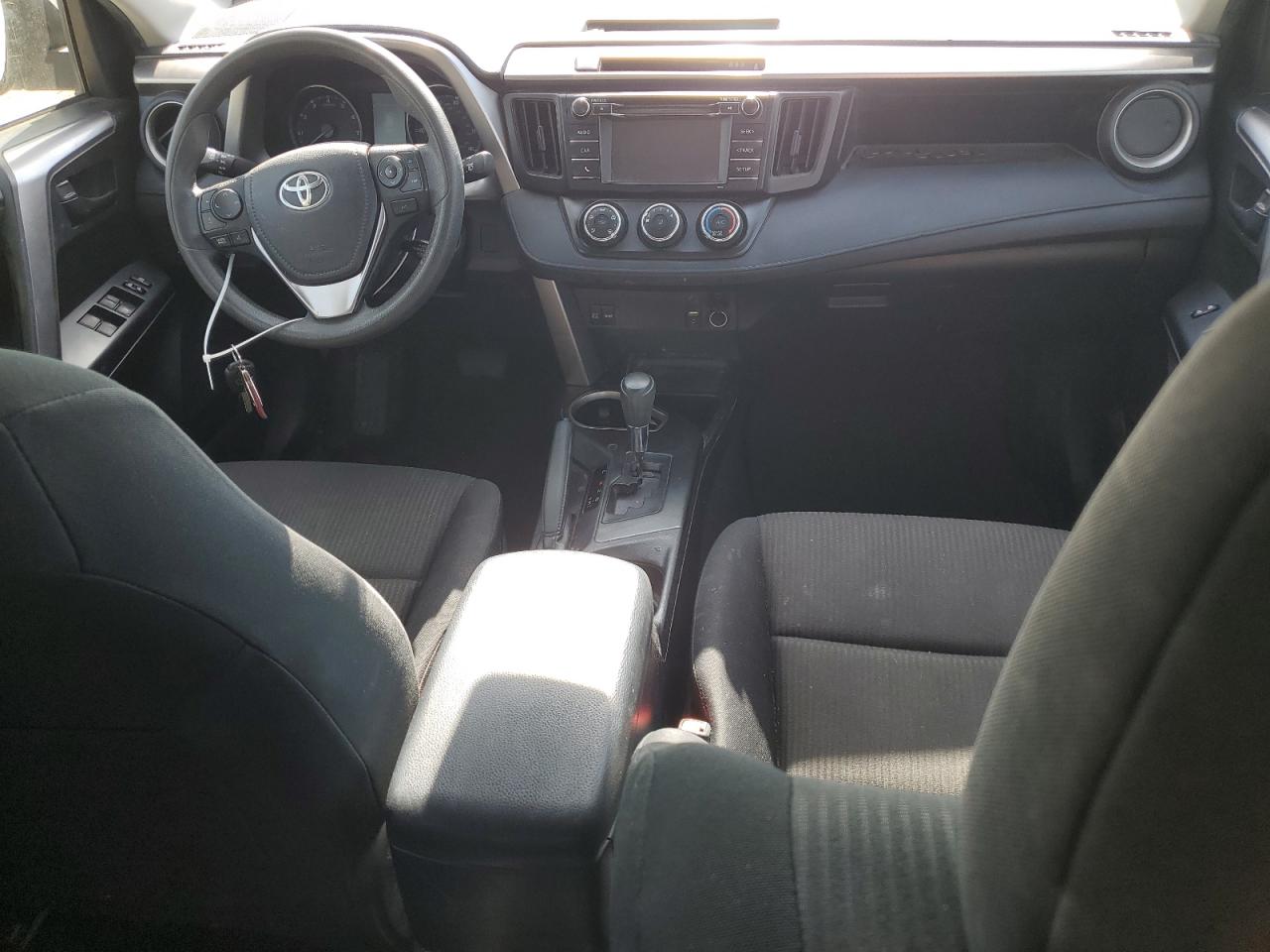 JTMZFREV1HD093730 2017 Toyota Rav4 Le