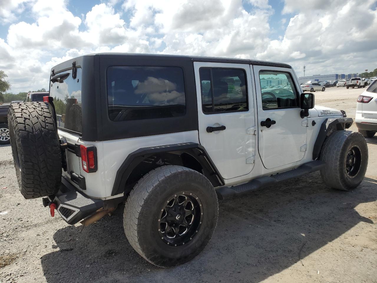 2016 Jeep Wrangler Unlimited Sport vin: 1C4BJWKG3GL266382