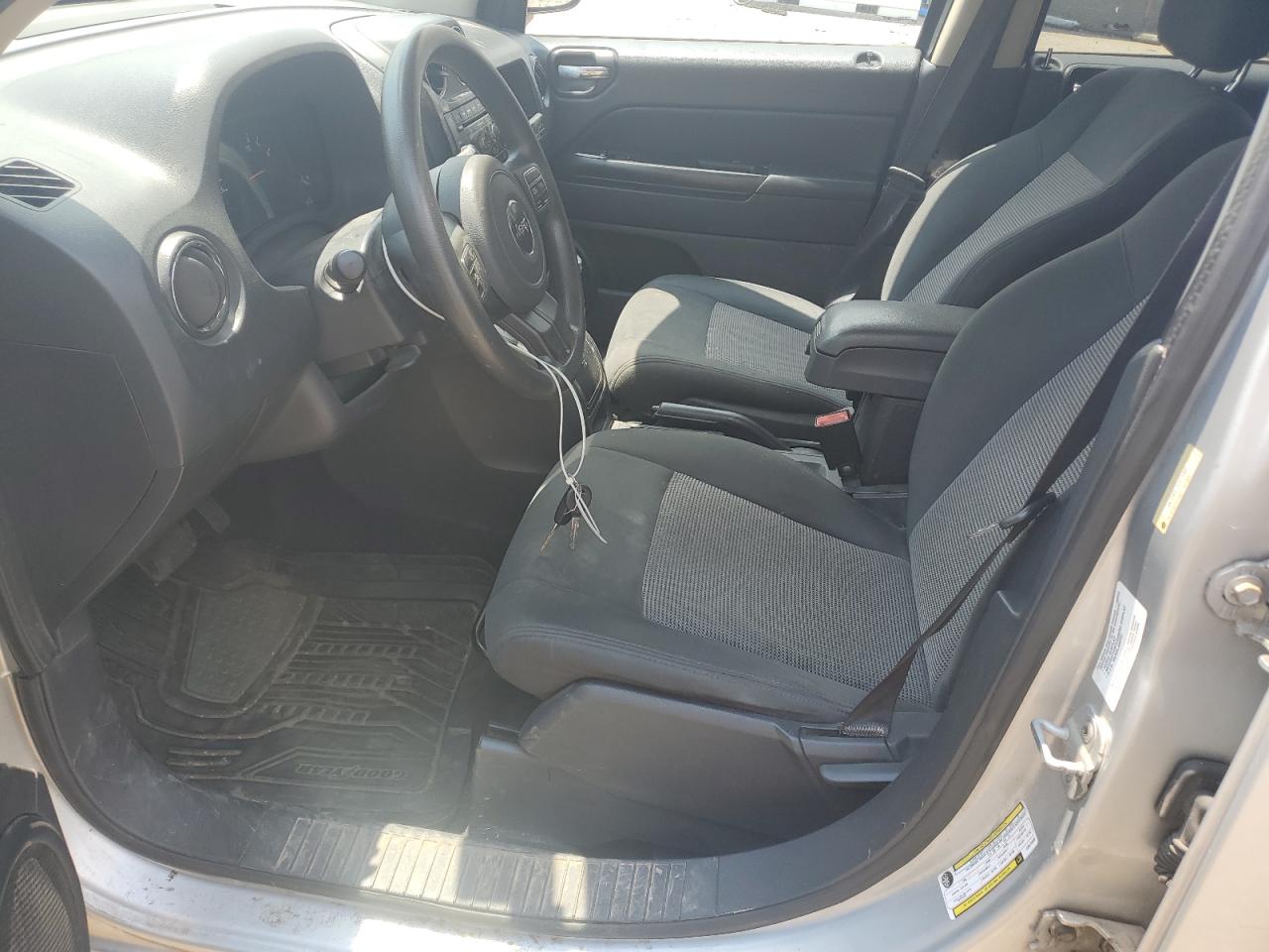 1C4NJDBB1CD572300 2012 Jeep Compass Sport